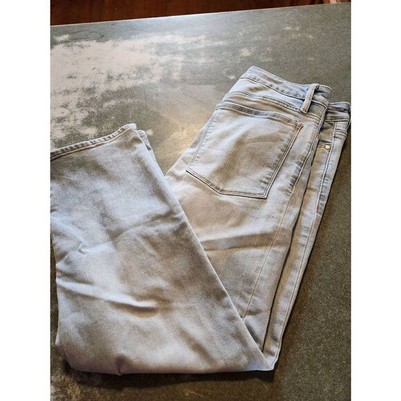 ATHLETA Straight Leg High Rise Light Wash Skulptek Jeans sz 10 - Picture 2 of 7